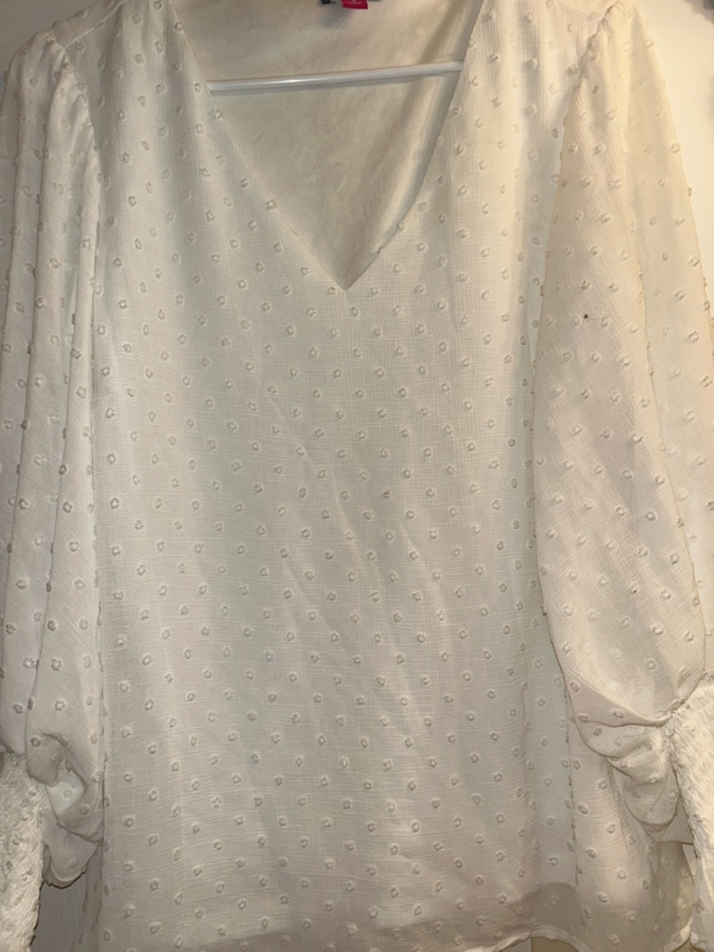 Vince Camuto Cream Textured V-Neck Puff Sleeve Blouse